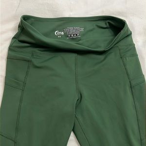 ZYIA Light n Tights Pine 7/8 length sz 6-8